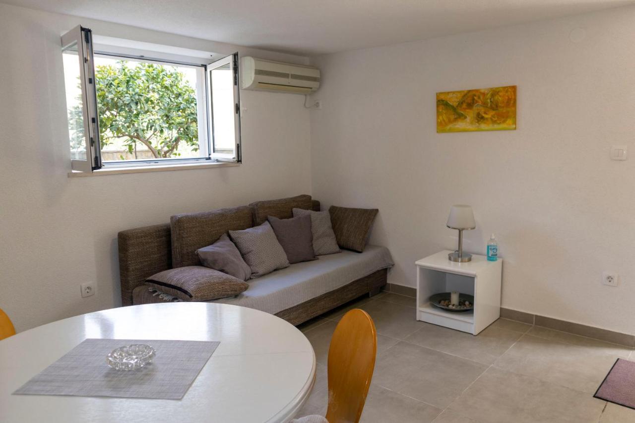 Apartments Ivanka Supetar Εξωτερικό φωτογραφία