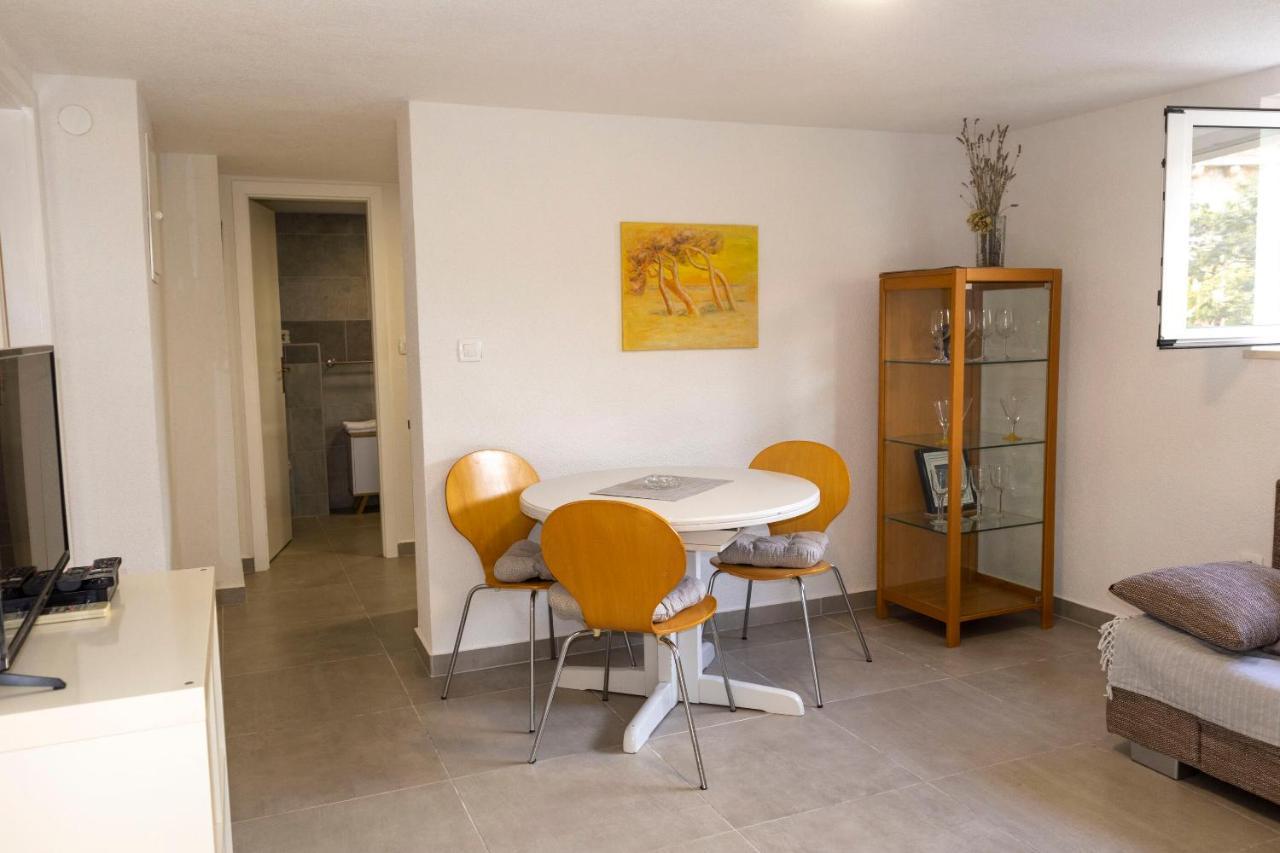 Apartments Ivanka Supetar Εξωτερικό φωτογραφία