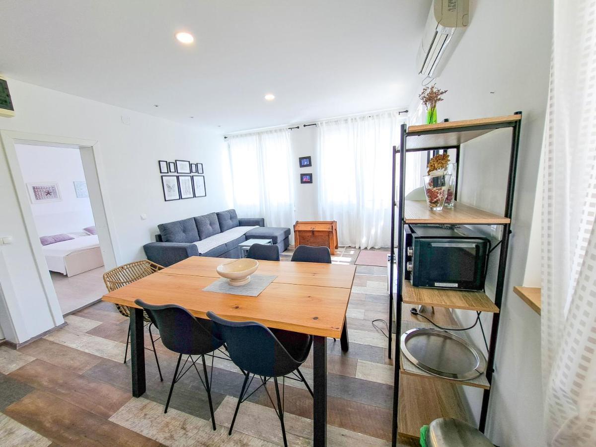 Apartments Ivanka Supetar Εξωτερικό φωτογραφία