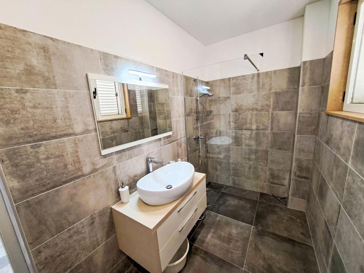 Apartments Ivanka Supetar Εξωτερικό φωτογραφία