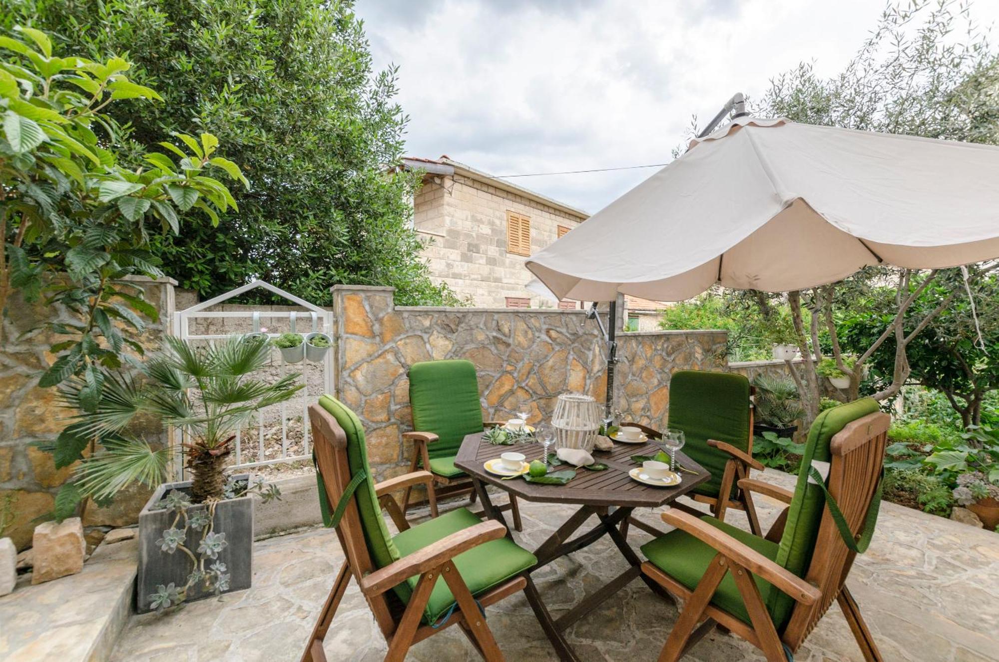 Apartments Ivanka Supetar Εξωτερικό φωτογραφία